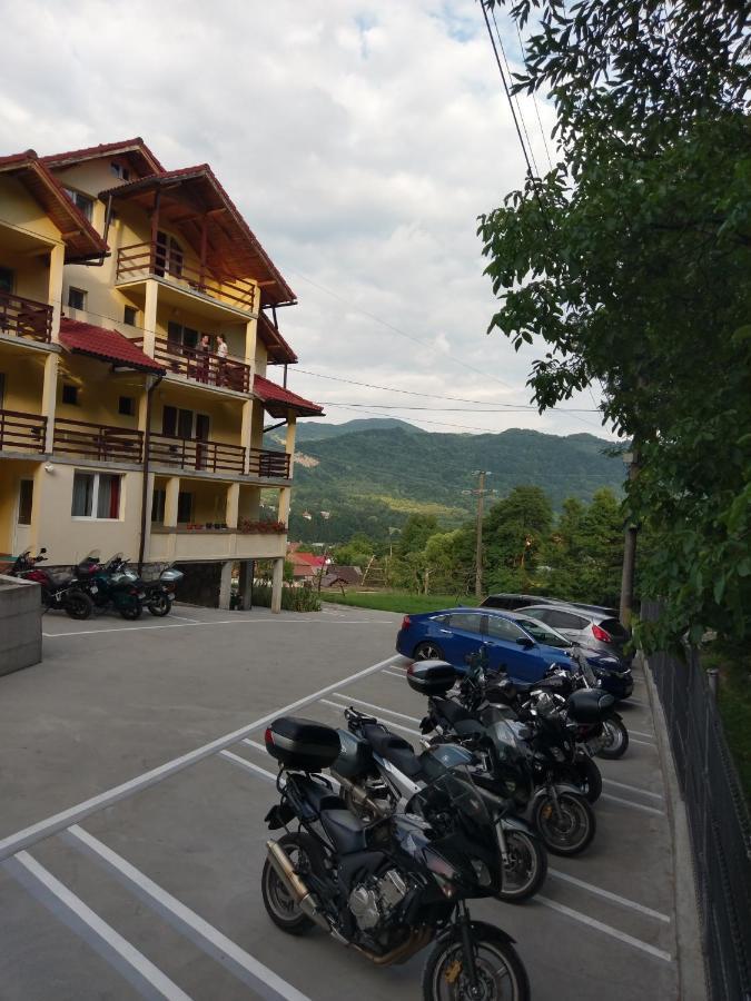 Hotel Pensiunea Tiuta Corbeni Exterior foto
